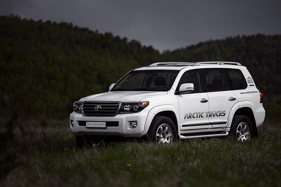  Toyota Land Cruiser AT33 by Arctic Trucks (J200) 2011 года  (фото 1 из 1)